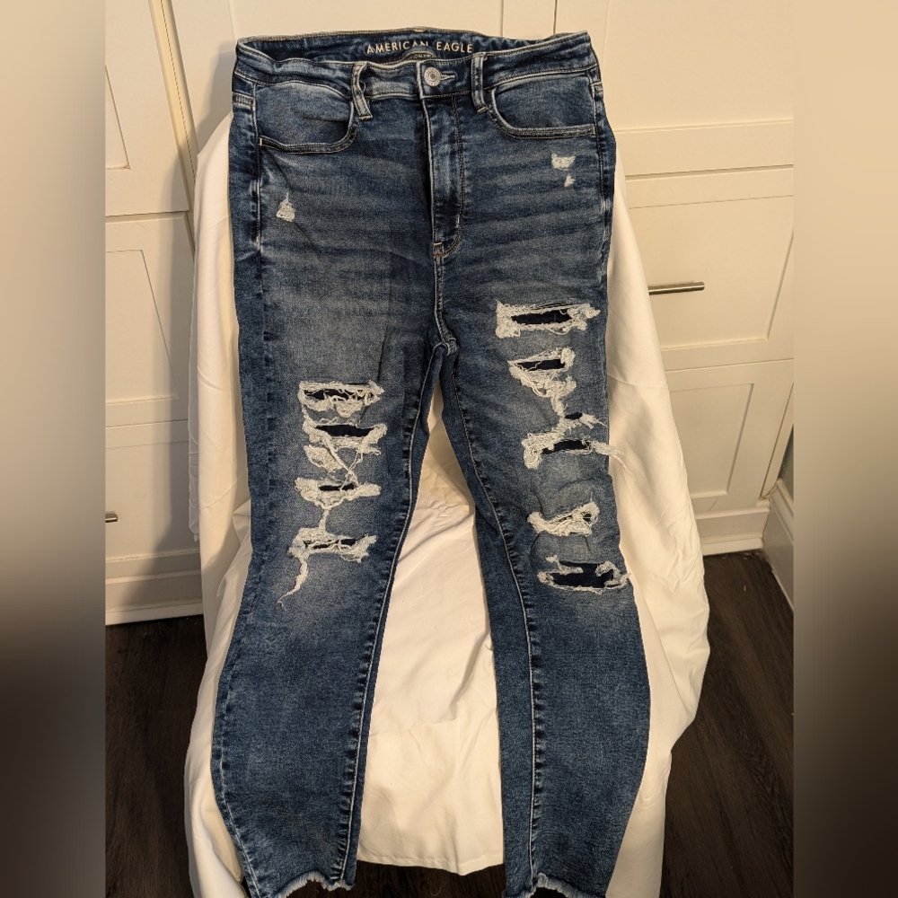 👖 American Eagle Outfitters Next Level Stretch Distressed Jeggings